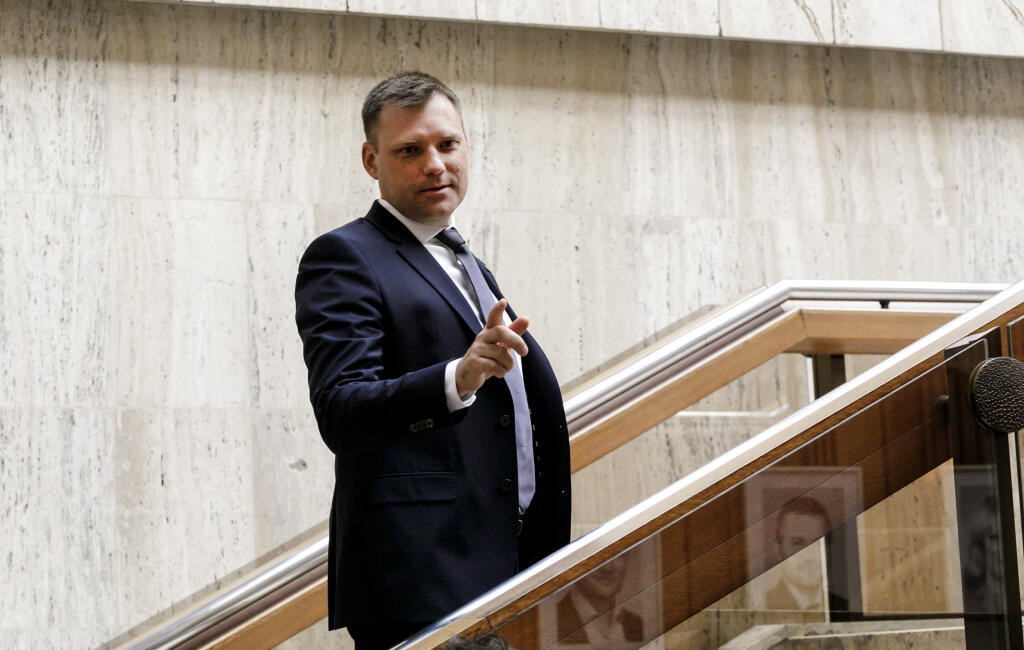 Na snímke podpredseda vlády a minister životného prostredia SR Tomáš Taraba (nominant SNS) pred 46. rokovaním vlády SR 28. augusta 2024 v Bratislave. FOTO TASR - Dano Veselský