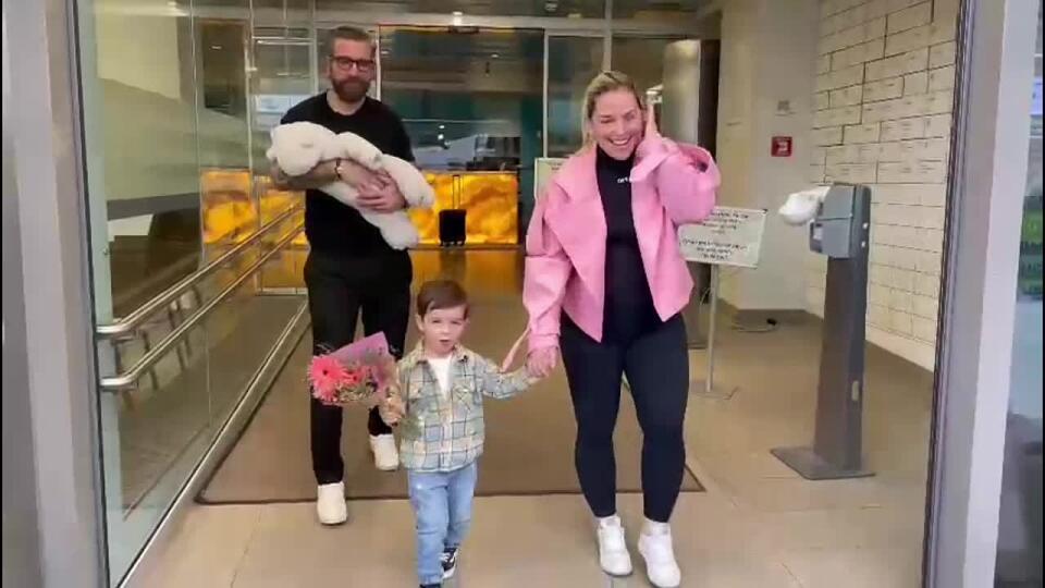 Prvé zábery Cibulkovej po pôrode na verejnosti: Takto si Dominika odniesla Ninku z pôrodnice