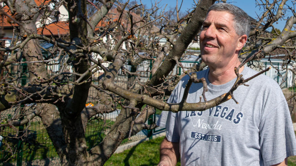 Béla Bugár: Okrem záhrady sa bude po skončení v politike venovať aj vnučke Zoe.