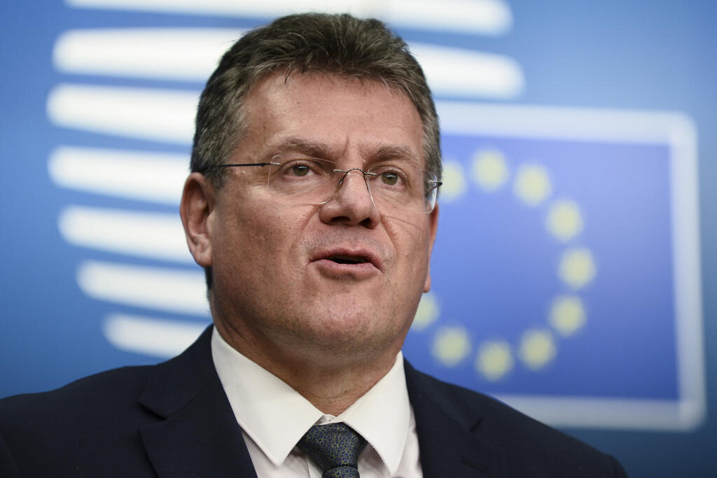JB 14 Brusel - Podpredseda Európskej komisie (EK) pre medziinštitucionálne vzťahy a strategický výhľad Maroš Šefčovič počas tlačovej konferencie s portugalskou ministerkou zahraničných vecí Anou Paulou Zacariasovou po zasadnutí Rady EÚ pre všeobecné záležitosti v sídle Európskej rady v Bruseli 18. januára 2021. FOTO TASR/AP

European Commission Vice President Maros Sefcovic speaks during a joint news conference with Portugal's European Affairs Secretary Ana Paula Zacarias following a European Fo