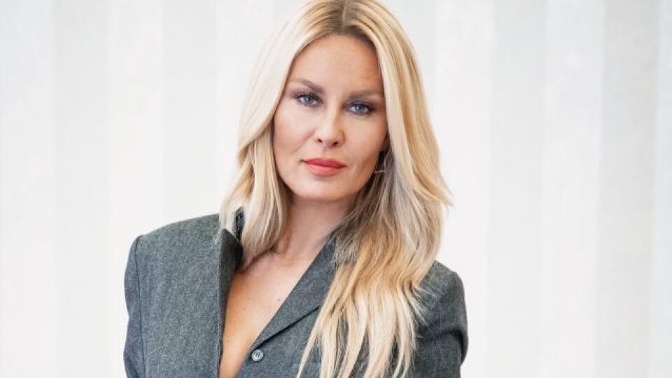 Populárnu kabelku od Dior v tvare konského sedla jej ľudia chvália, ale je veľmi nepraktická.