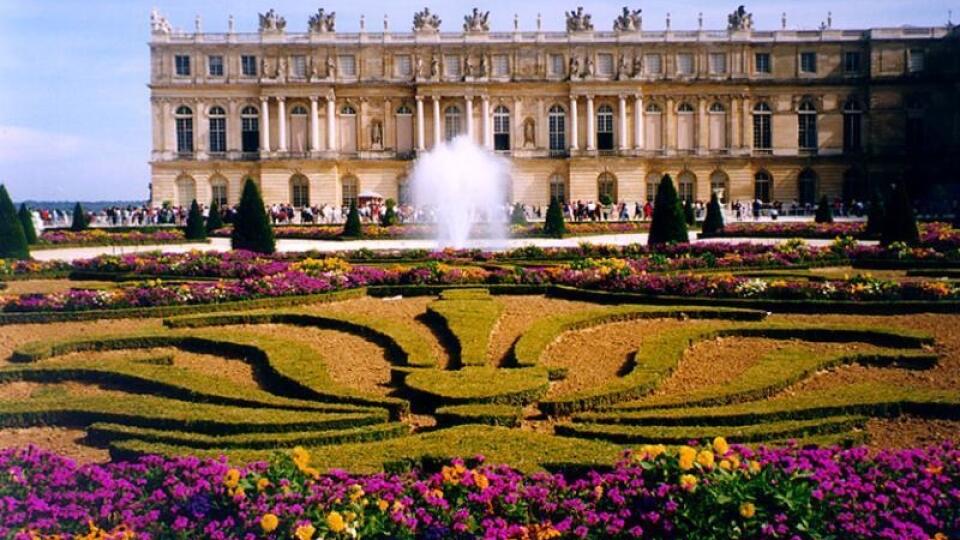 Chateau de Versailles vo Francúzsku.