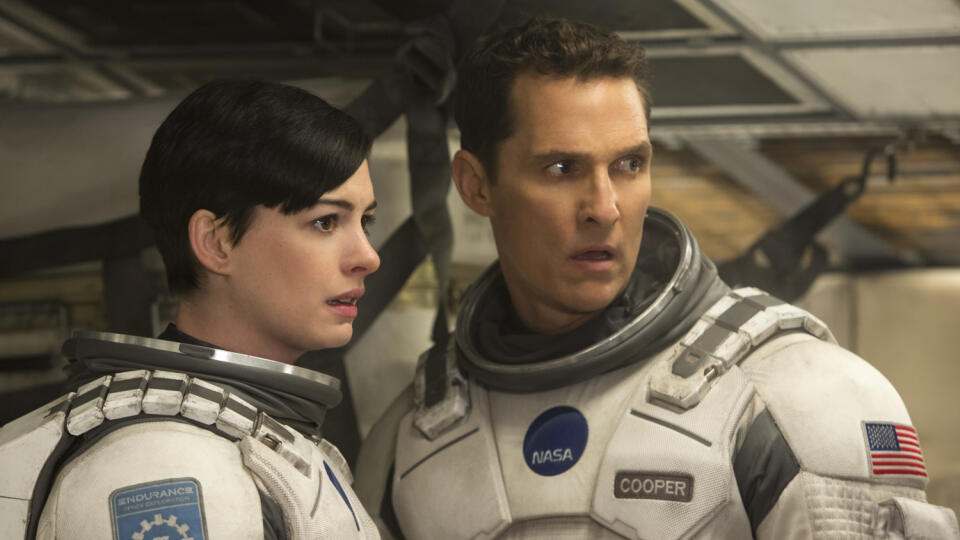 Anne Hathaway vo filme Interstellar.