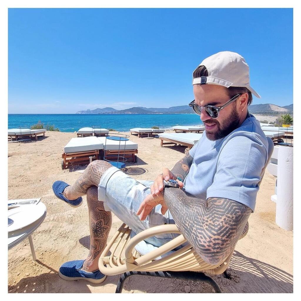 Filip Šebo má pláže na vyprázdnenej Ibize len pre seba a Emmu.