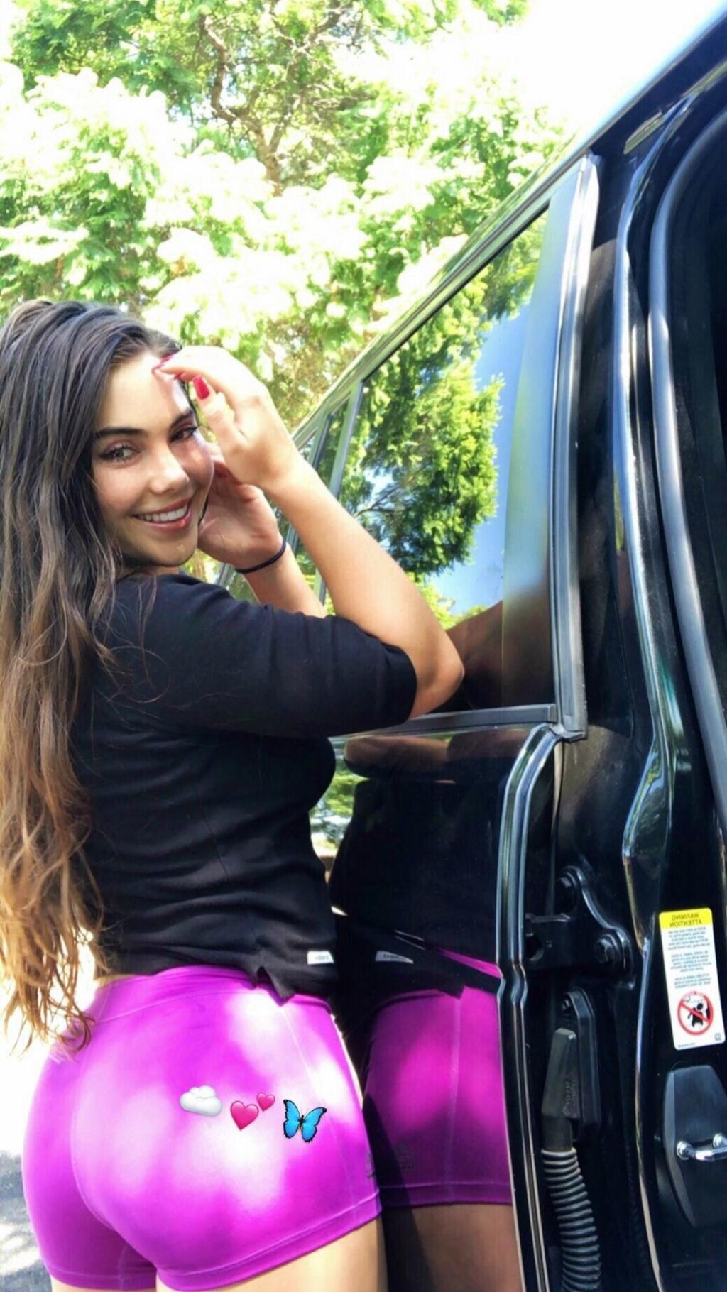 Sexi McKayla Maroney sa opäť vyz'vyvo prezentuje na sociálnych sieťach.