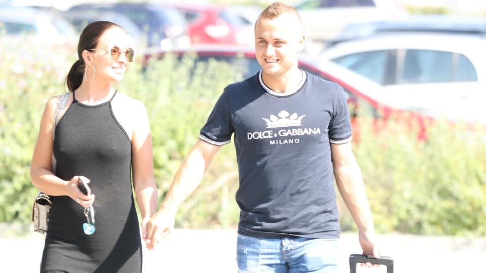 Zamilovaná dvojica sa o pár mesiacov rozrastie o ďalšieho člena.
