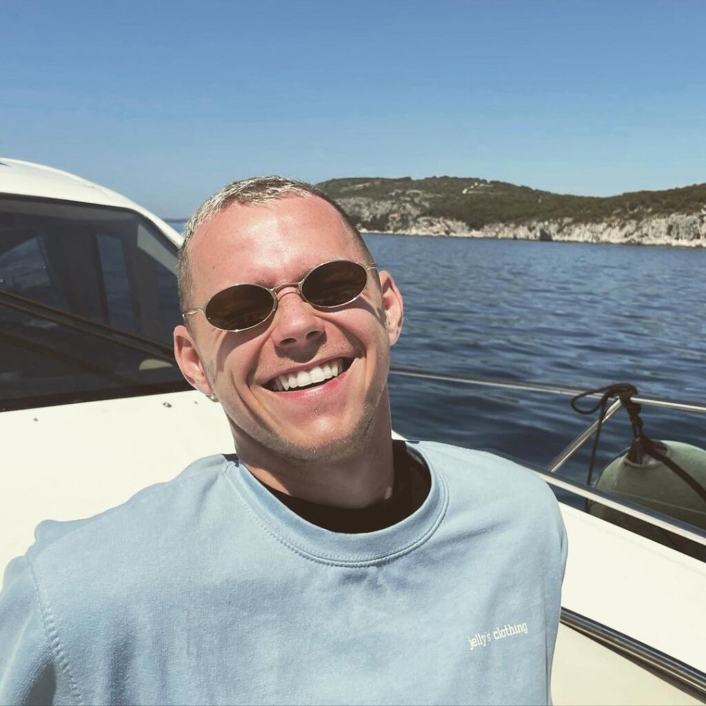 Duda si na dovolenke s partiou užíval aj na jachte.