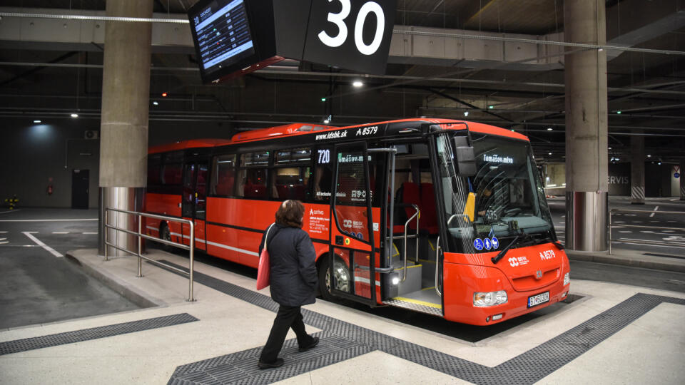V Bratislavskom samosprávnom kraji bude od pondelka pôsobiť nový regionálny autobusový dopravca