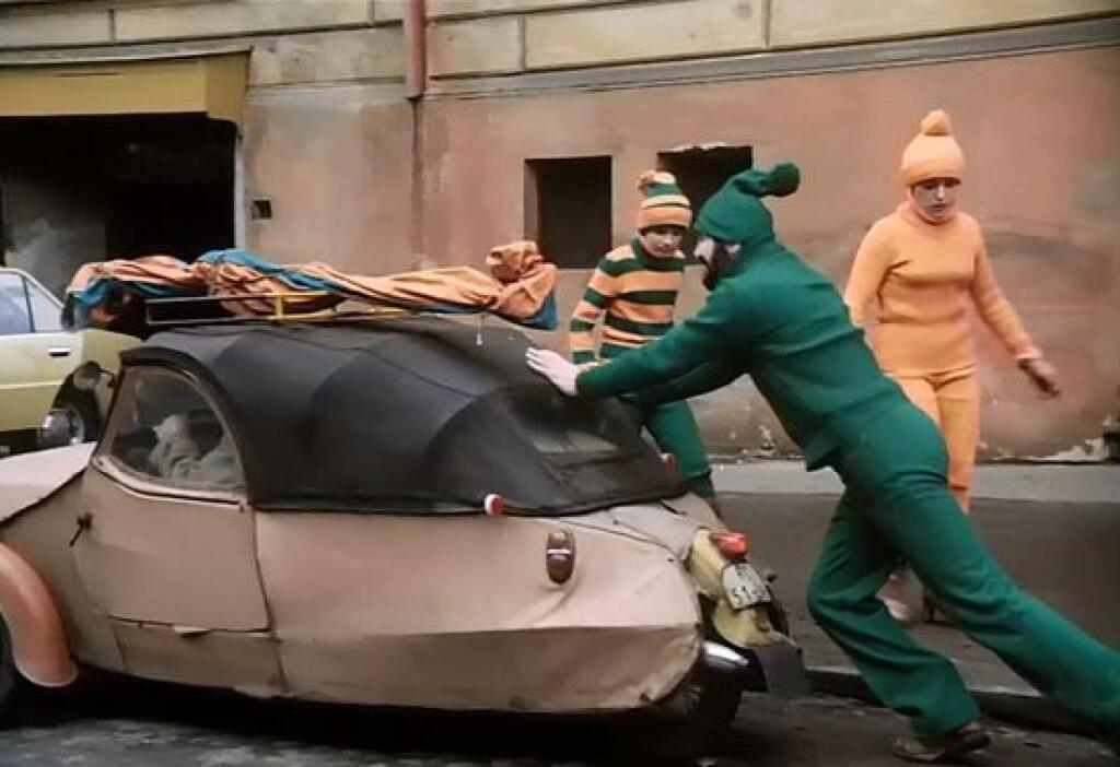 Zdeněk Svěrák vo ilme vrchní prchni.