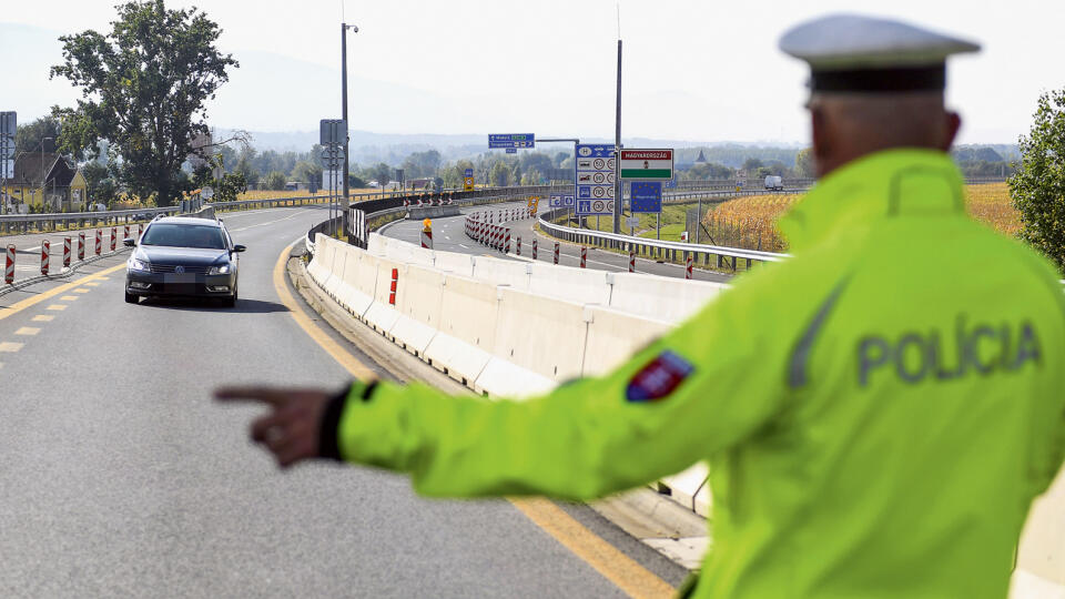 policia, hranice, covid