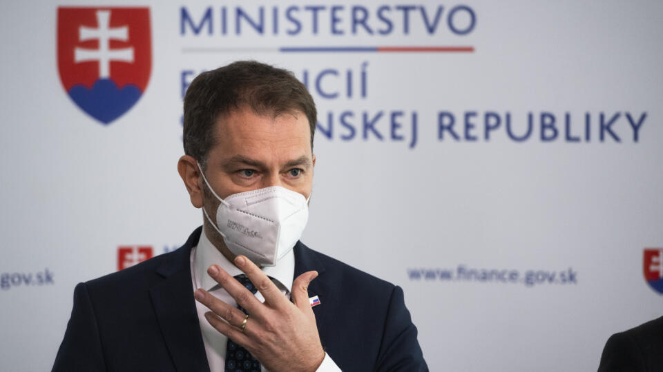 Na snímke podpredseda vlády SR a minister financií SR Igor Matovič (OĽaNO) počas tlačovej konferencie po návrate z pracovnej cesty v Moskve v Rusku v piatok 9. apríla 2021 v Bratislave. FOTO TASR - Jaroslav Novák