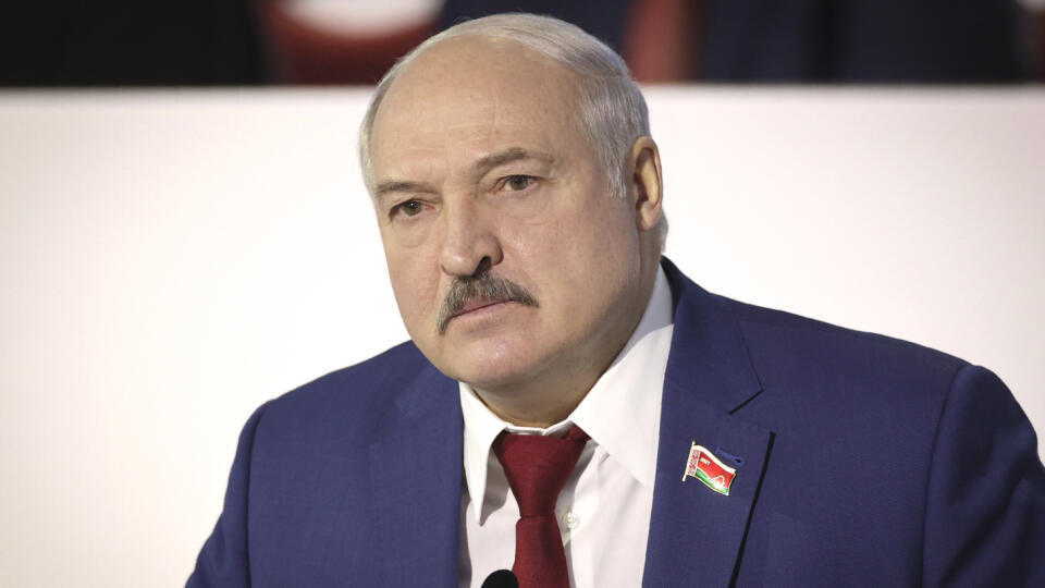 KK52 Minsk - Bieloruský prezident Alexandr Lukašenko počas zasadania Celobieloruského ľudového zhromaždenia 12. februára 2021 v Minsku. Bieloruský líder Alexandr Lukašenko v piatok vyhlásil, že referendum o zmenách v ústave krajiny sa uskutoční do januára 2022. Týmto vyhlásením ukončil dvojdňové