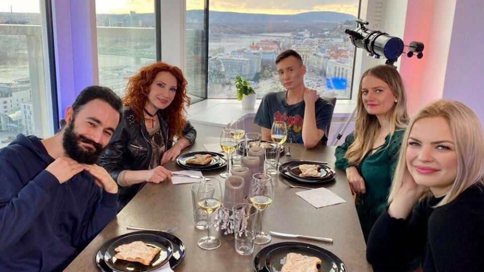 Relácia Bez servítky.