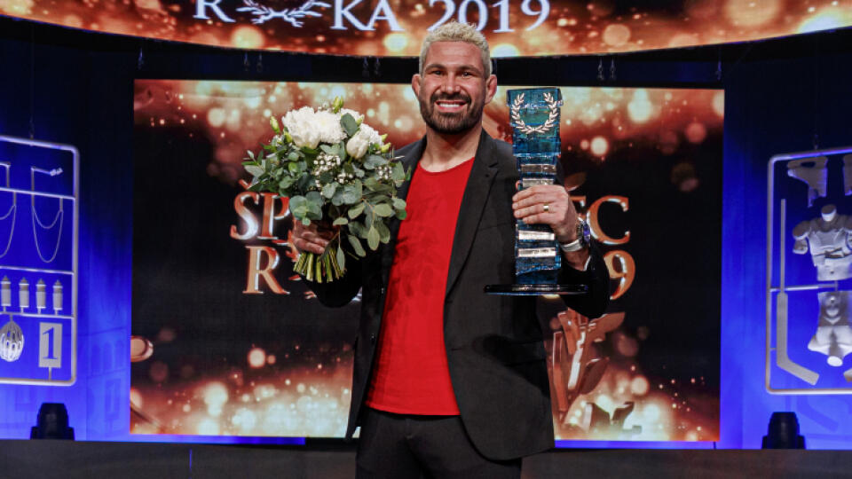 Koniec roka 2019 vyšiel Véghovi na výbornú. Začiatkom novembra nedal šancu Vémolovi v spomínanom zápase storočia, v decembri zase vyhral divácku anketu Športovec roka 2019.