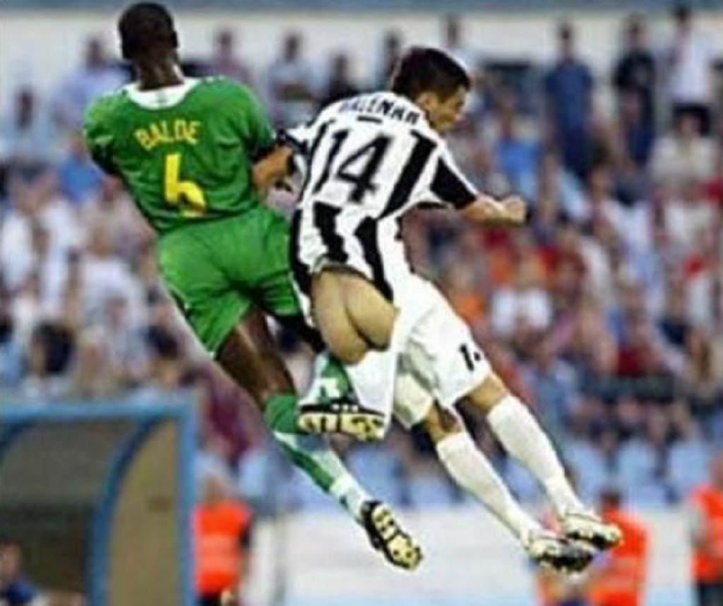 Juraj Halenár v zápase Ligy majstrov proti Celticu Glasgow nechtiac odhalil holý zadok.
