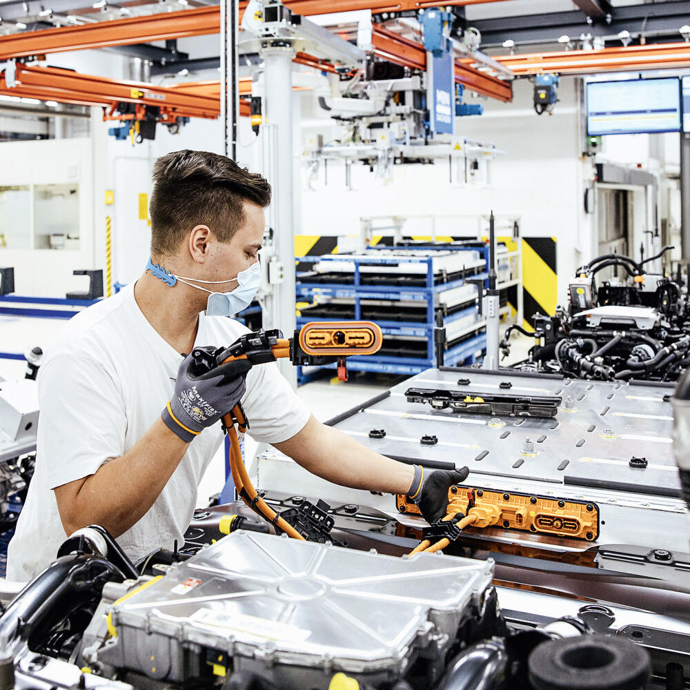 Na Slovensko prišli výrobcovia automobilov, pretože u nás našli lacnú pracovnú silu. Už to neplatí.