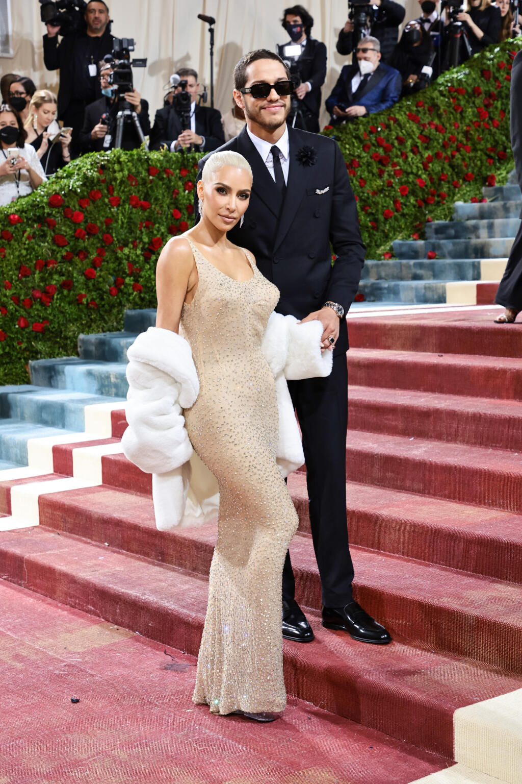 Kim Kardashian v róbe za 5 miliónov dolárov.