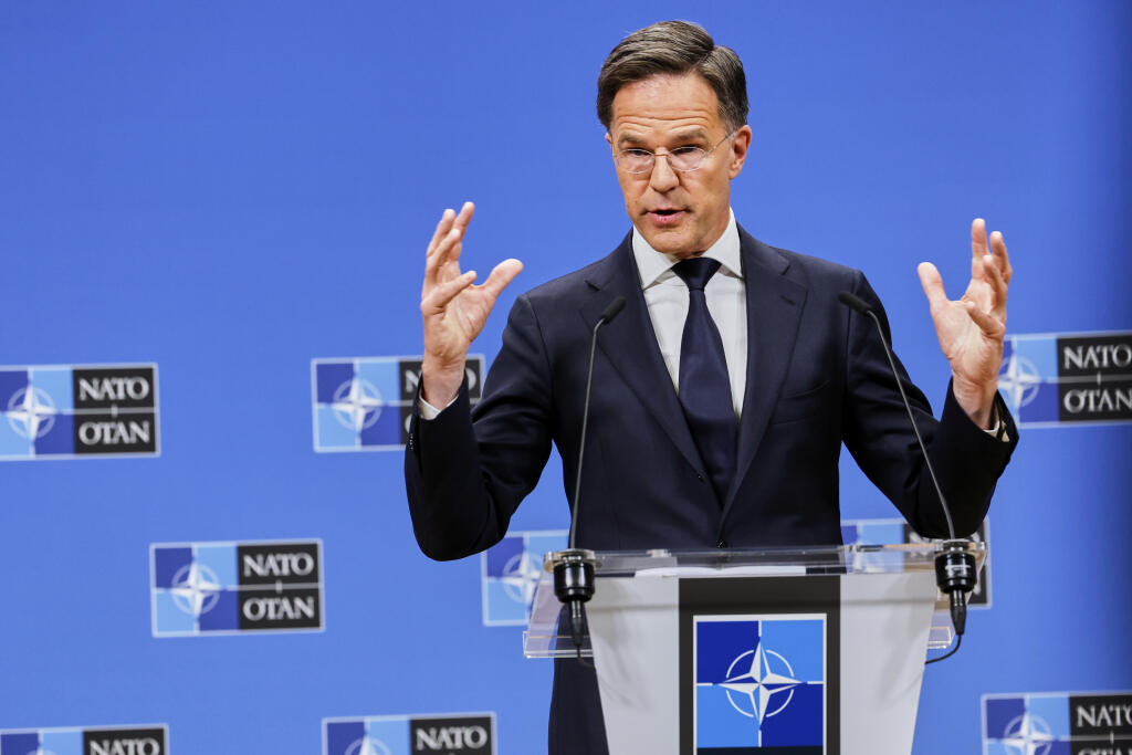 AZ7 Brusel - Generálny tajomník NATO Mark Rutte reční na tlačovej konferencii po stretnutí s ministrami zahraničných vecí členských krajín NATO v sídle NATO v Bruseli 4. apríla 2025. FOTO TASR/AP

NATO Secretary General Mark Rutte addresses a media conference after a meeting NATO foreign ministers at NATO headquarters in Brussels, Friday, April 4, 2025. (AP Photo/Geert Vanden Wijngaert)