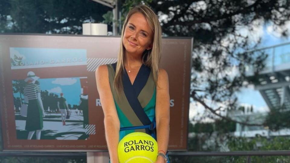 Daniela Hantuchová je rovnako krásna aj po kariére. Teraz sa na Roland Garros stretla s ďalšou tenisovou ikonou.
