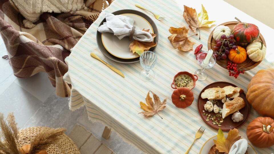 Autumn,Setting,With,Pumpkins,On,Dining,Table,In,Room,,Top