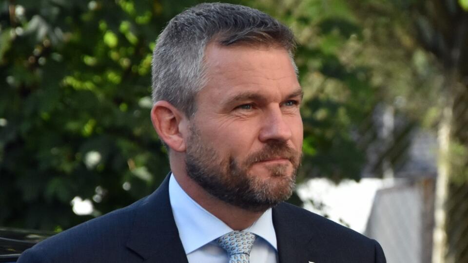 Na snímke predseda vlády SR Peter Pellegrini prichádza na výjazdové rokovanie vlády v Giraltovciach v okrese Svidník 17. septembra 2019.