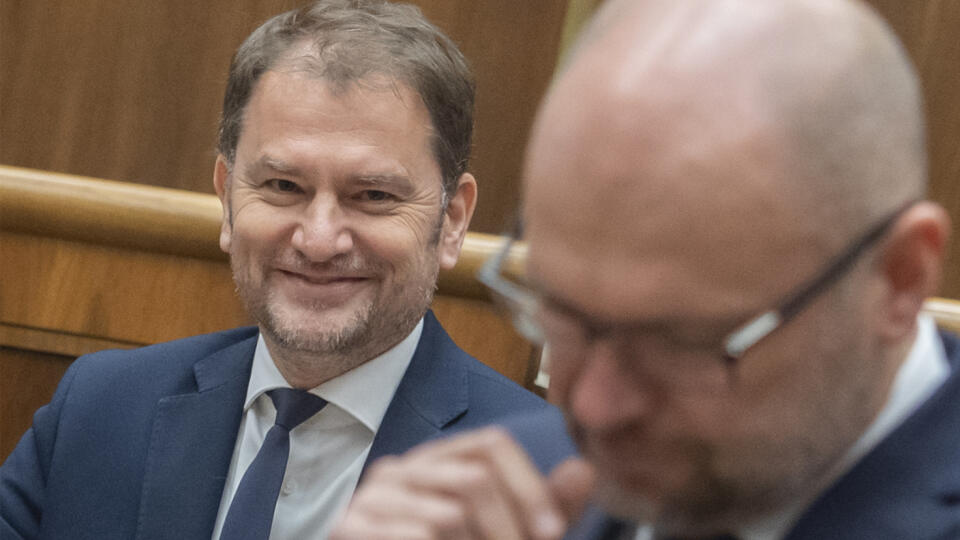 Začala sa mimoriadna schôdza k návrhu na vyslovenie nedôvery vláde