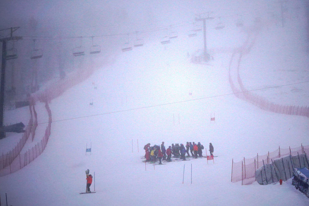 V Killingtone dnes boli hrôzostrašné podmienky a obrovský slalom museli organizátori zrušiť.