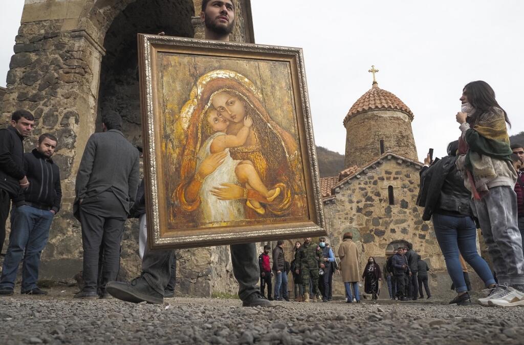 Arméni opúšťajú Náhorný Karabach