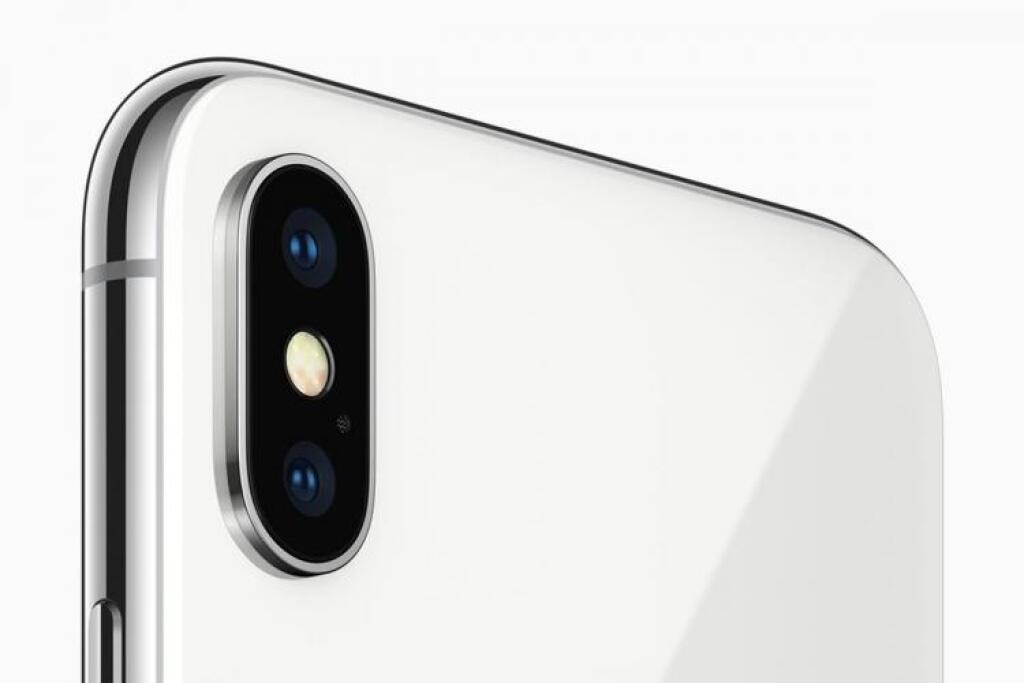 iPhone X: Perfektný, no pridrahý špás