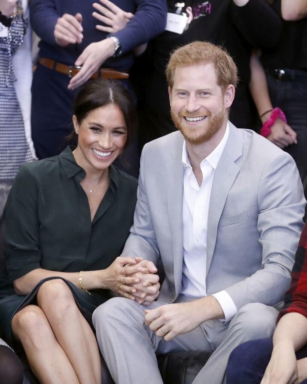 PEACEHAVEN, UNITED KINGDOM - OCTOBER 03: Meghan, Duchess of Sussex and Prince Harry, Duke of Sussex make an official visit to the Joff Youth Centre in Peacehaven, Sussex on October 3, 2018 in Peacehaven, United Kingdom. The Duke and Duchess married on May 19th 2018 in Windsor and were conferred The Duke & Duchess of Sussex by The Queen. (Photo by Chris Jackson/Getty Images)