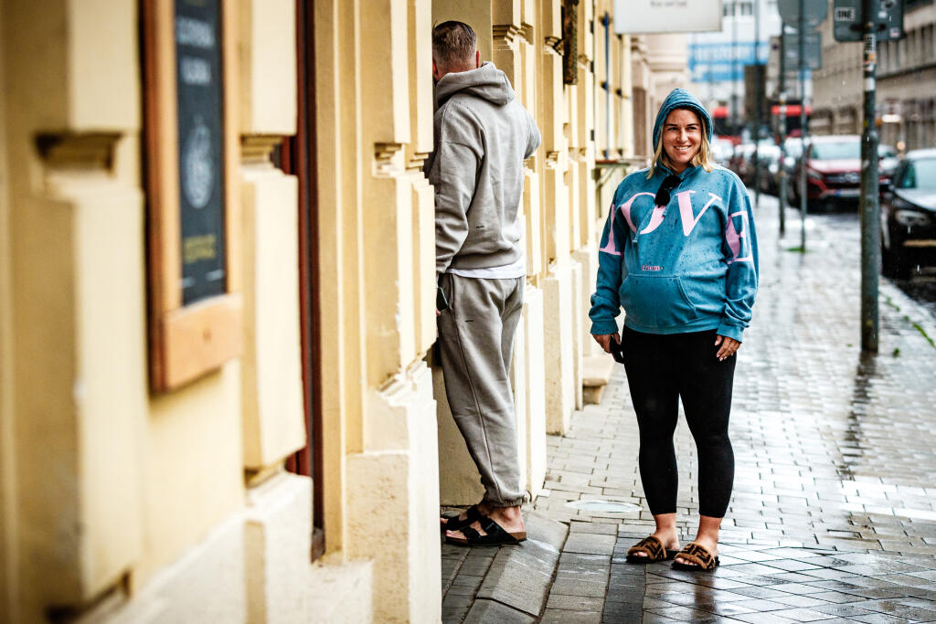 Bývalá slovenská tenistka Dominika Cibulková absolvovala spoločne s manželom Michalom Navarom test na Covid19, pár dní pred plánovaným termínom pôrodu.