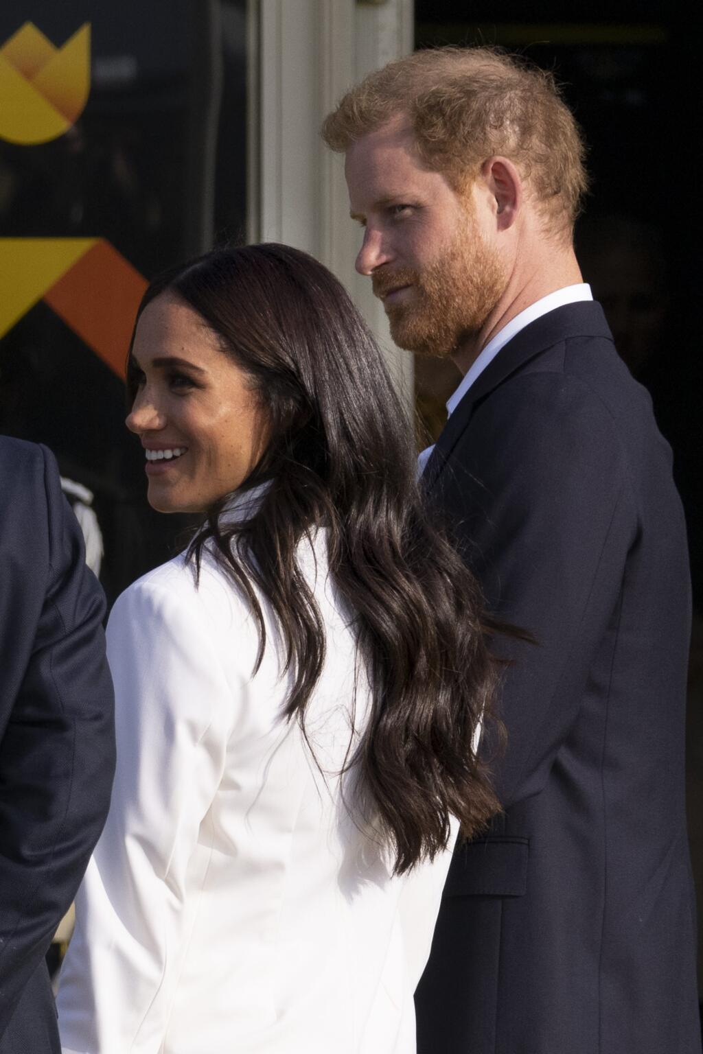 Princ Harry a Meghan Markle, vojvoda a vojvodkyňa zo Sussexu, prichádzajú do dejiska Invictus Games v Haagu.