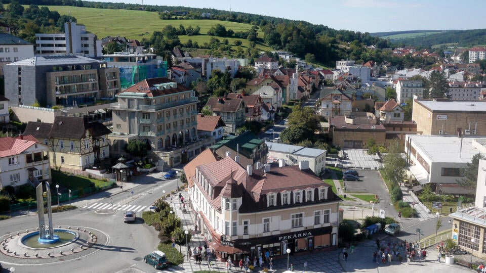 Centrum Luhačovíc z terasy hotela Palace.