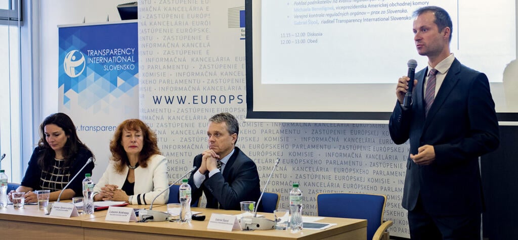 Vyhraj voľby a nemôžeš všetko: ako dostať na úrady ľudí s chrbtovou kosťou