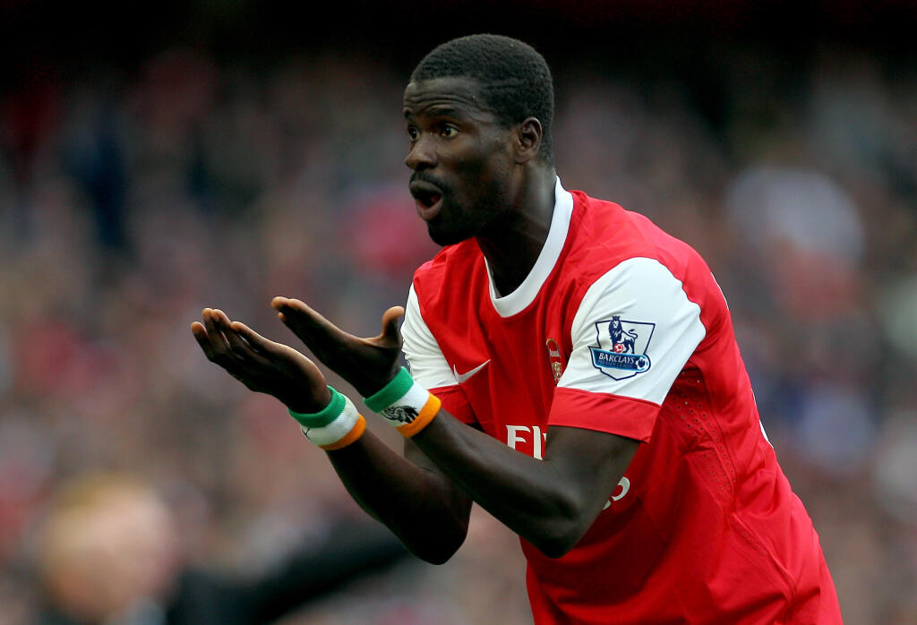 Emmanuel Eboue, bývalá hviezda londýnskeho Arsenalu tiež prišiel o všetko.