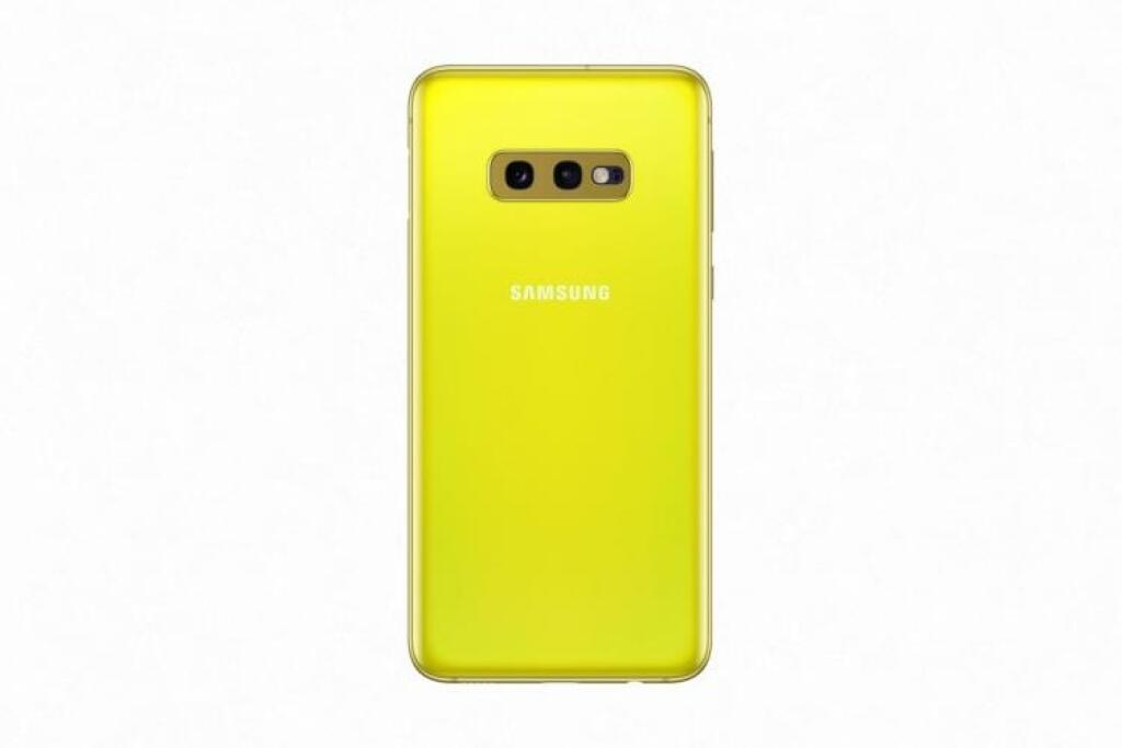 Galaxy S10 je tu v troch edíciách. Pridal tretí fotoaparát aj dieru v displeji
