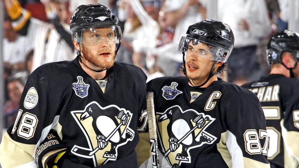 Marián Hossa a Sidney Crosby si zahrali spolu v Pittsburghu v sezóne 2007/08.