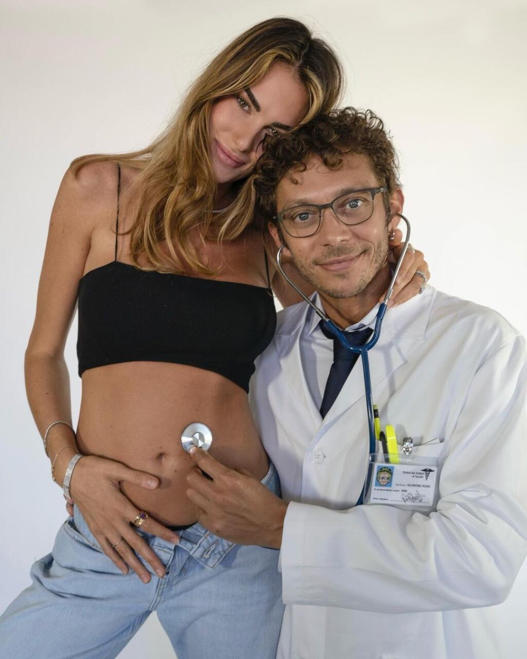 Valentino Rossi bude prvýkrát otcom.