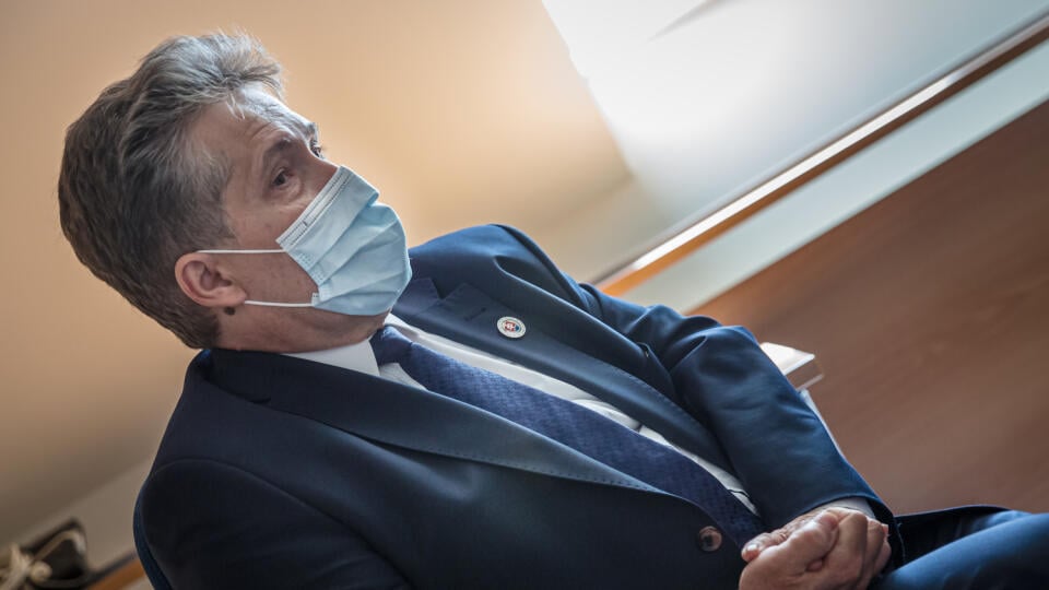 Na snímke poslanec za stranu Smer SD, Ľubomír Petrák.