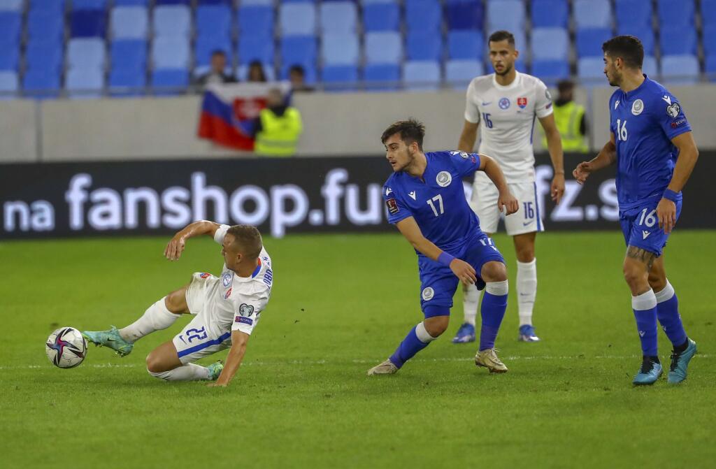 Slovenská futbalová reprezentácia zvíťazila v utorňajšom zápase v H-skupine kvalifikácie MS 2022 nad Cyprom 2:0 na Národnom futbalovom štadióne v Bratislave.