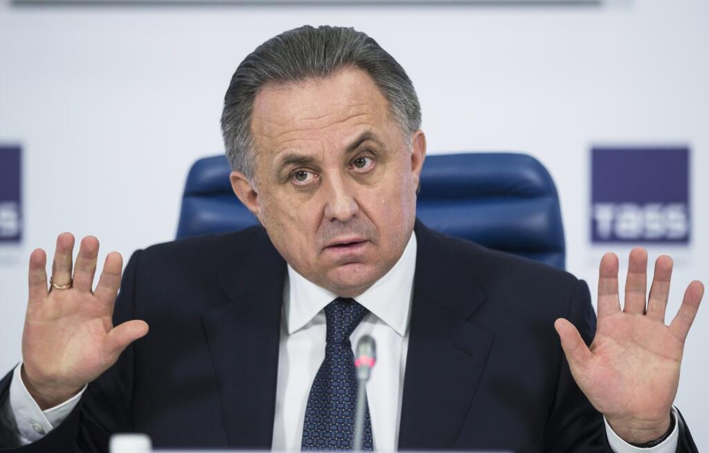 KK36 Moskva - Na archívnej snímke z 25. decembra 2015 ruský minister športu Vitalij Mutko reční pčoas tlačovej konferencie v Moskve. Športový arbitrážny súd (CAS) vo štvrtok zamietol návrh 67 ruských atlétov, ktorí sa odvolali po suspendácii od Medzinárodnej asociácie atletických federácií (IAAF). Strešná organizácia im nedávno predĺžila trest, ktorý zahŕňa zákaz štartu na olympijských hrách v Riu de Janeiru. S návrhom na CAS uspela len diaľkarka Darja Klišinová a po jeho odobrení môže v Riu šta