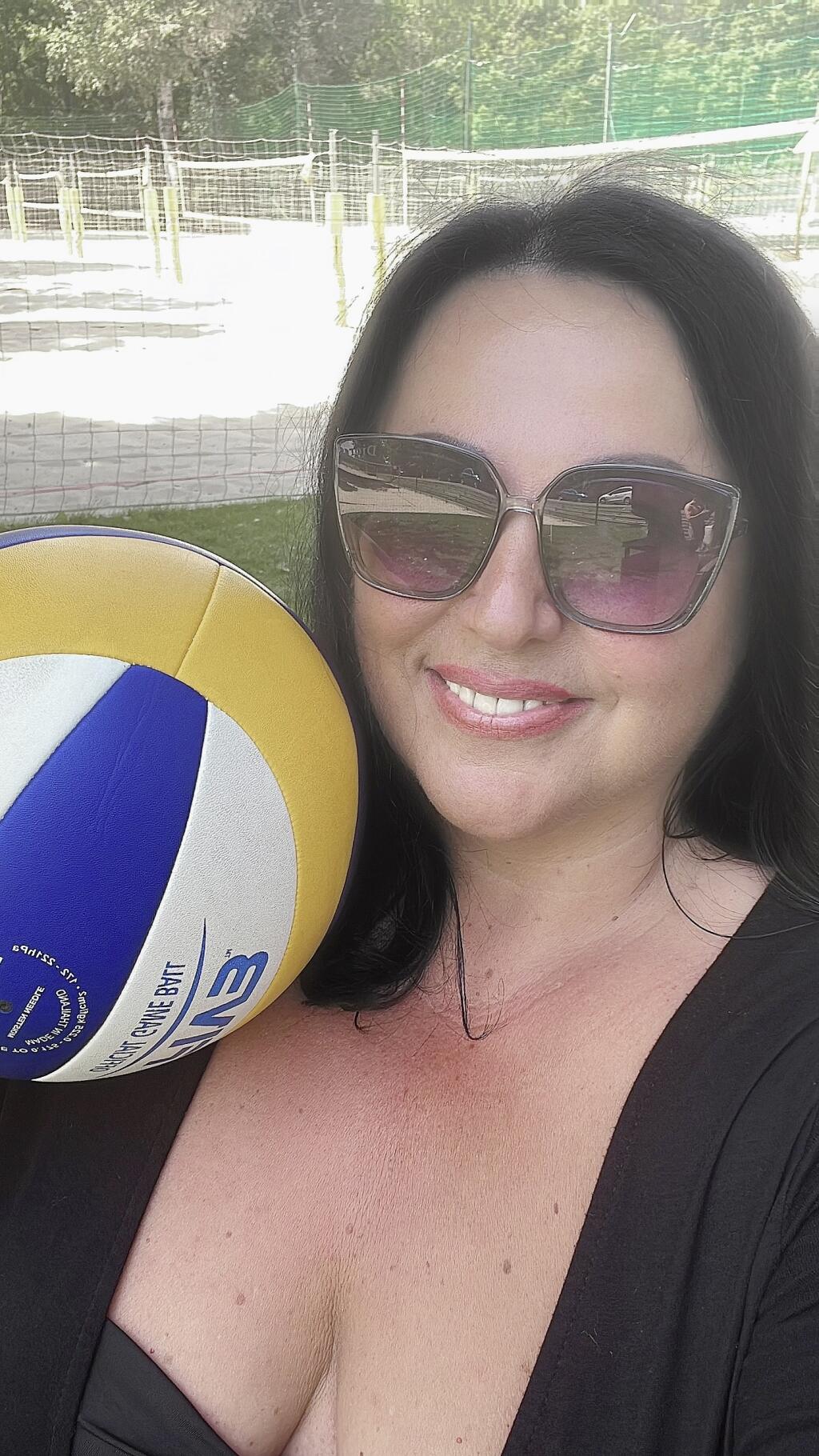 Silvia má rada plážový volejbal, plávanie, otužuje a žije aktívne, napriek tomu bola vždy bacuľatá.