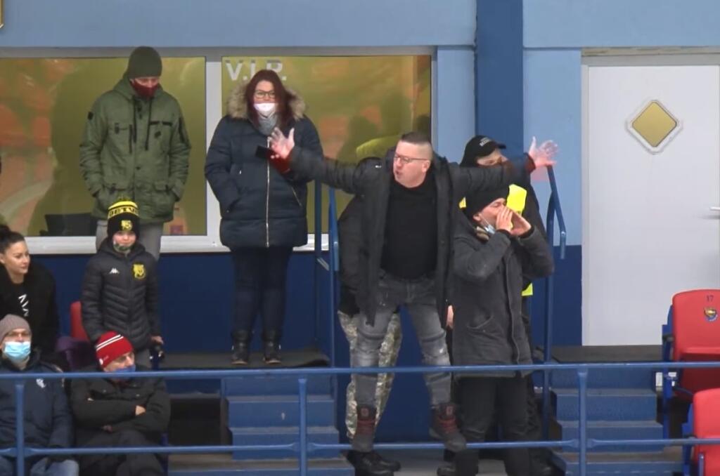 Ľupták v tejto sezóne vybuchol len raz, keď si neudržal na uzde nervy v dueli s Popradom ešte počas základnej časti. Disciplinárka SZĽH mu následne zakázala navštevovať zápasy na štadióne na dva mesiace.