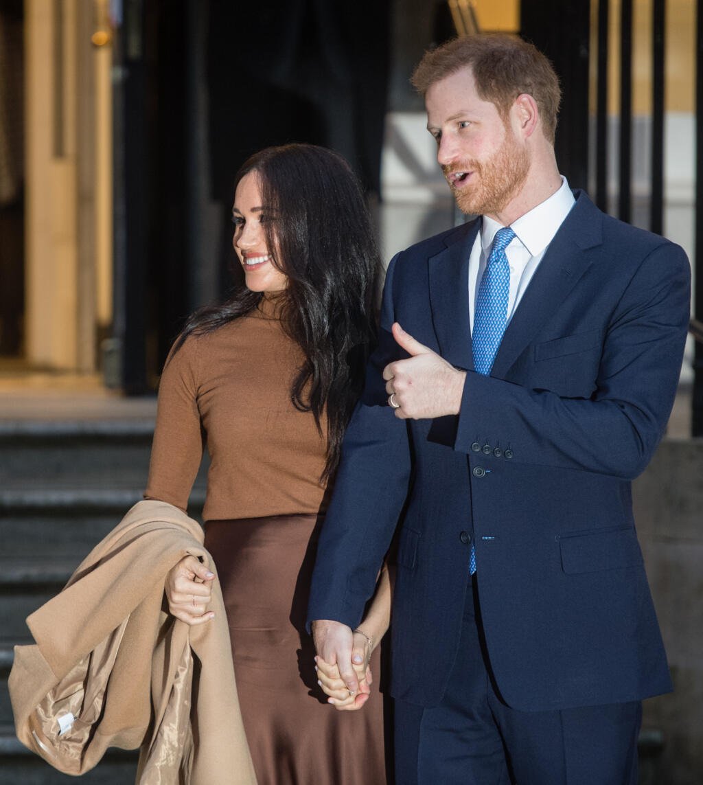 Vojvodkyňa Meghan a princ Harry čelia obrovskej kritike – chcú si totiž zachovať kráľovské privilégiá aj po tom, čo sa vzdajú svojich funkcií vysoko postavených členov kráľovskej rodiny.