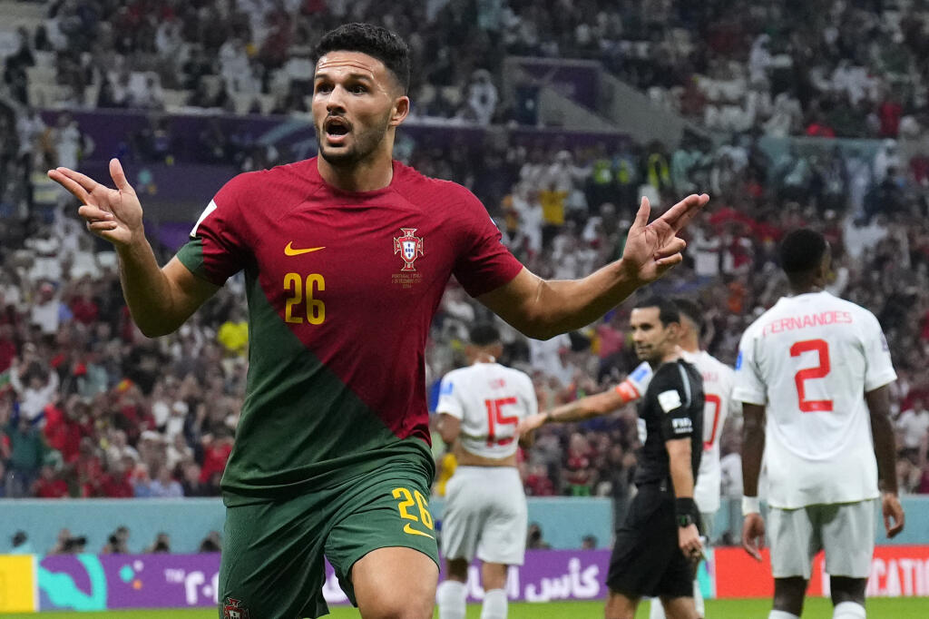 Portugalčania však boli nezastaviteľní a Ramos sa v 67. minúte dočkal hetriku. Gólovú akciu odštartoval dlhým výkopom brankár Costa, lopta sa cez Bernarda Silvu a Joaa Felixa dostala až k Ramosovi a ten v koncovke jemným oblúčikom prehodil Sommera na 5:1.