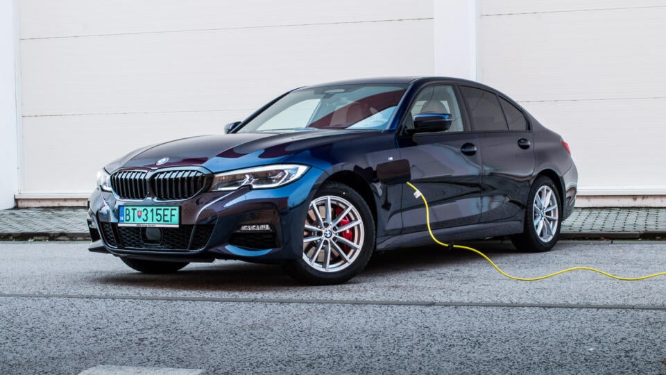 BMW 330e xDrive Sedan.