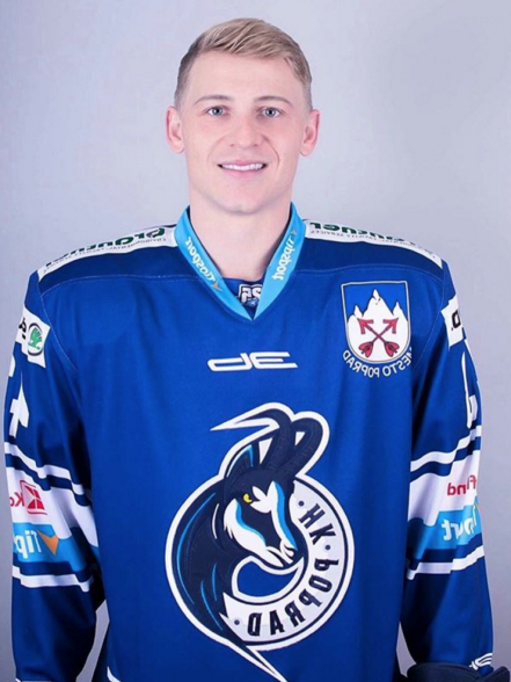 Hokejový útočník Dávid Bondra (27).