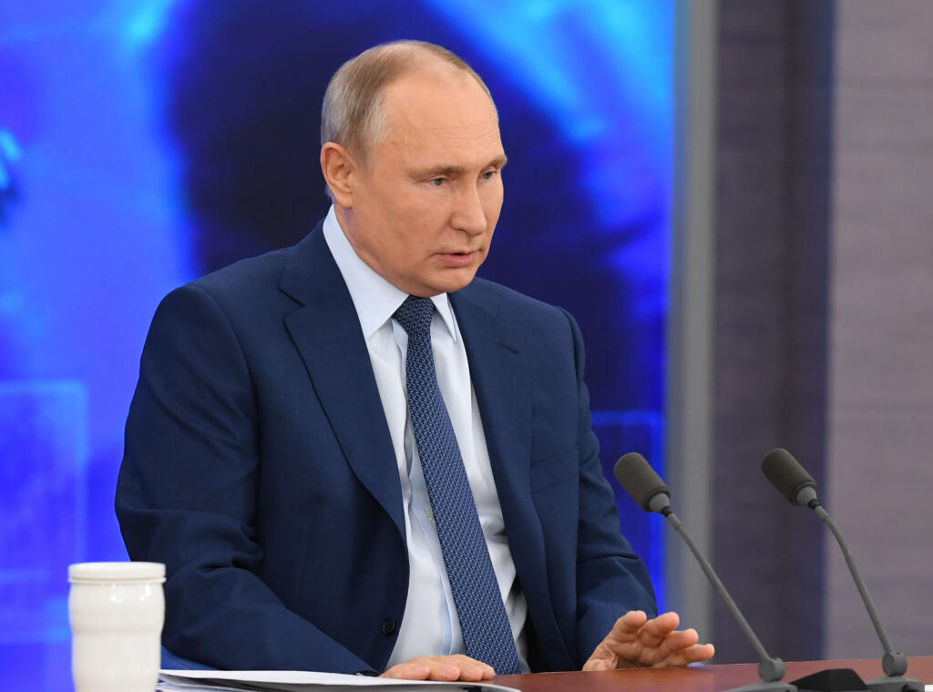 JB 23 Moskva - Ruský prezident Vladimir Putin počas video výročnej tlačovej konferencie v Moskve 17. decembra 2020. Tento rok však bude mať pre koronavírusovú pandémiu podobu videokonferencie. FOTO TASR/AP

Russian President Vladimir Putin speaks via video call during a news conference in Moscow, Russia, Thursday, Dec. 17, 2020. This year, Putin attended his annual news conference online due to the coronavirus pandemic. (Aleksey Nikolskyi, Sputnik, Kremlin Pool Photo via AP)