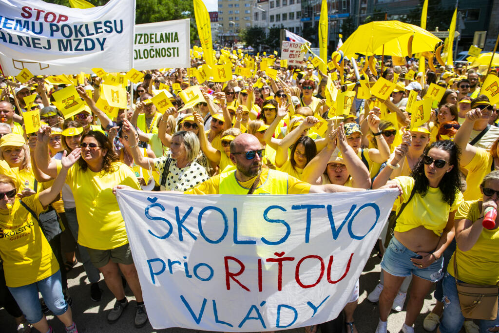 Protest pracovníkov školstva za lepšie podmienky i vyššie platy