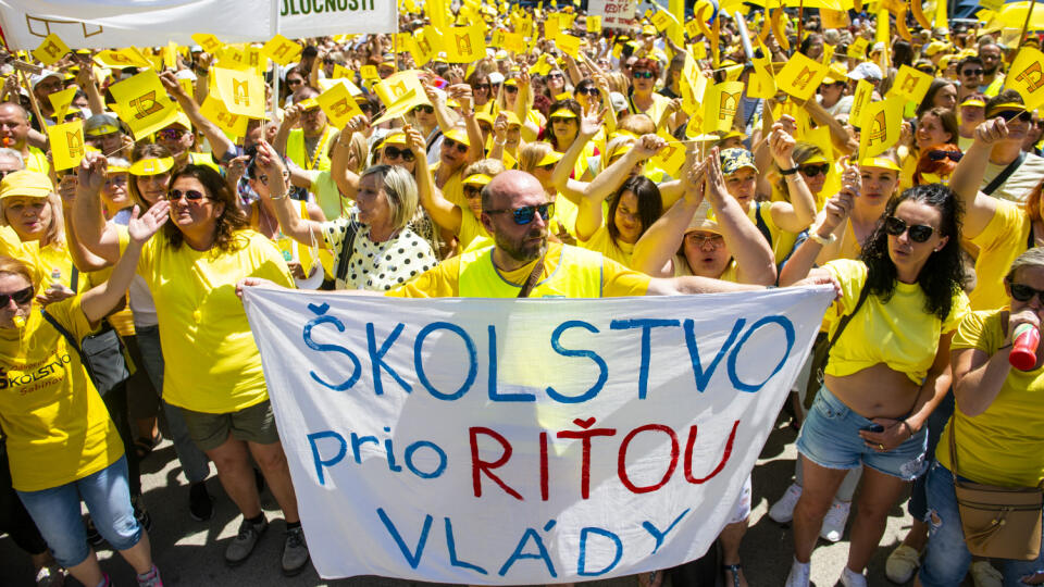 Protest pracovníkov školstva za lepšie podmienky i vyššie platy